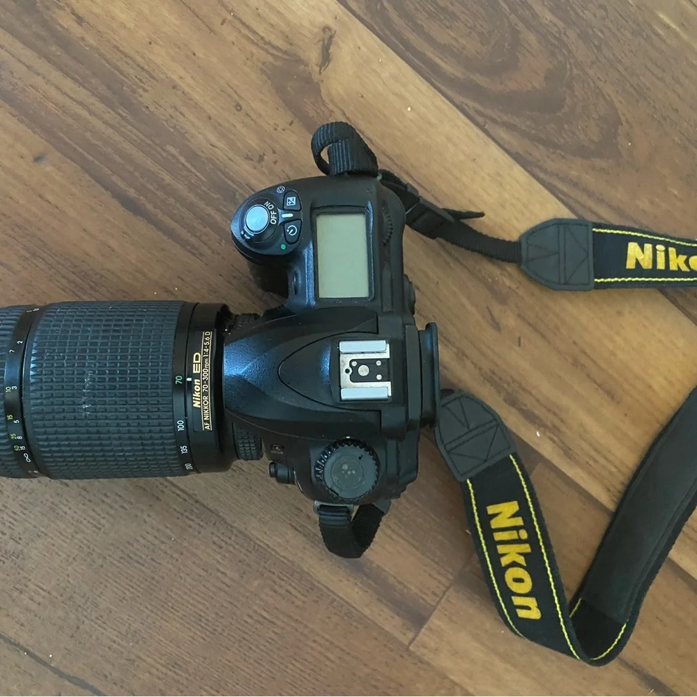 Nikon d50 selling